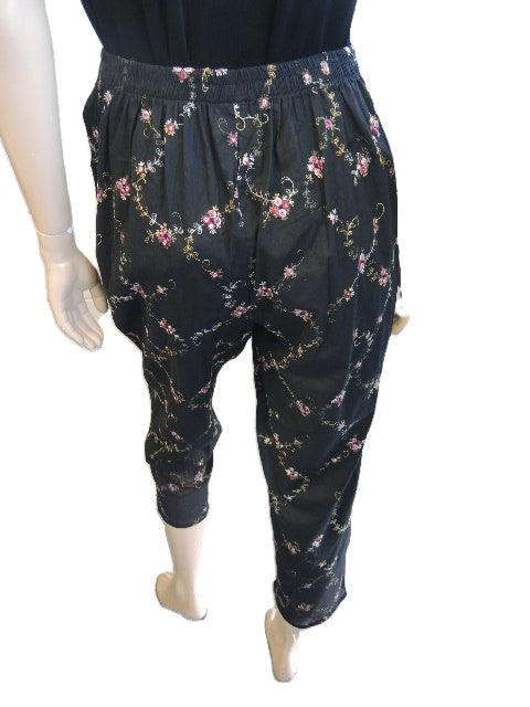 Party Girl Cotton Embroidered 3/4 Pants