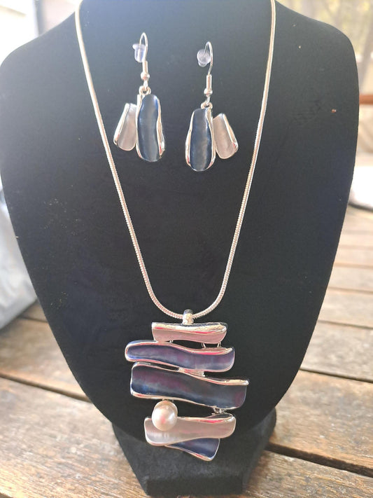 Lovely Enameled Pendant and Earring Set