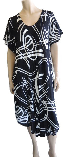 Black & White Crinkle Rayon Dress