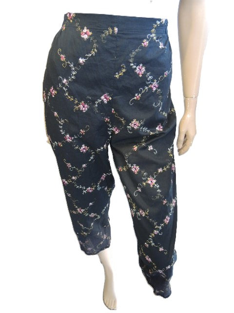 Party Girl Cotton Embroidered 3/4 Pants