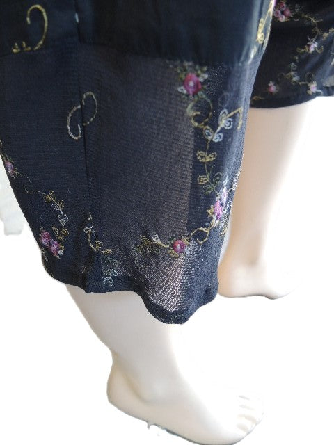 Party Girl Cotton Embroidered 3/4 Pants