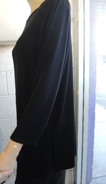 Peer Gynt 3/4 Sleeve Classic Neck Top.