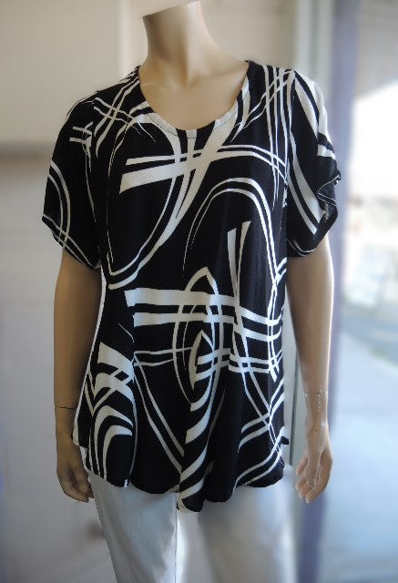 Black & White Crinkle Rayon Top