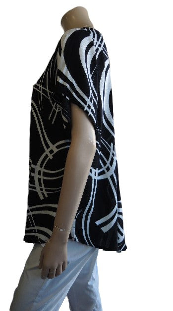 Black & White Crinkle Rayon Top