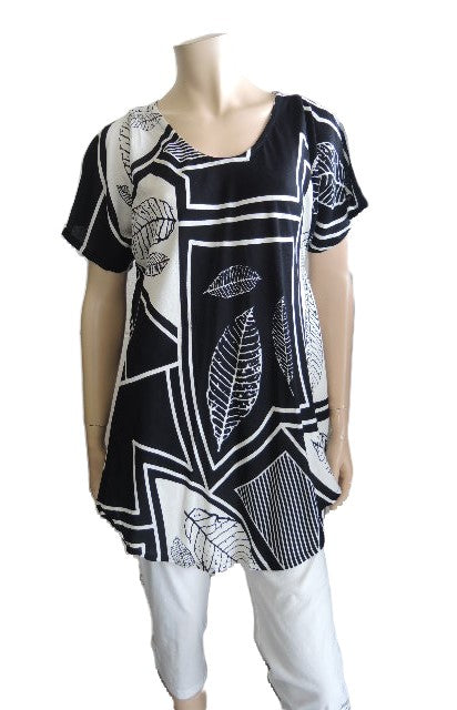 Black & White Crinkle Rayon Top