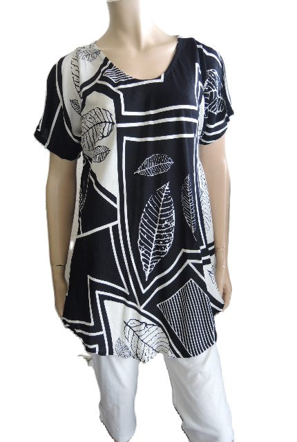 Black & White Crinkle Rayon Top